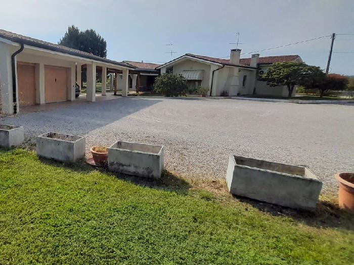 Casa con 6 locali in vendita in Via dei Sarin, Centro, Montebelluna