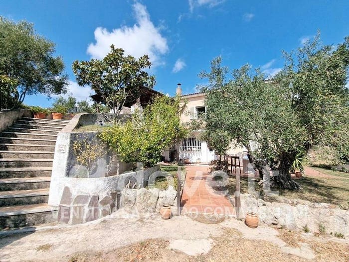Casa con 6 locali in vendita in Strada Statale Orientale Sarda, Arzachena Paese, Arzachena