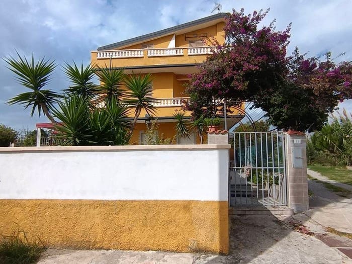 Casa con 6 locali in vendita in Viale delle Dalie, Centro, Sellia Marina