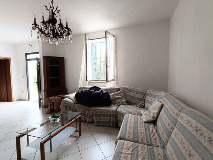 Casa con 6 locali in vendita in Vecchiazzano Ospedale, Forlì