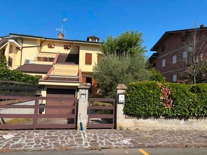 Casa con 6 locali in vendita in Pozza, Maranello