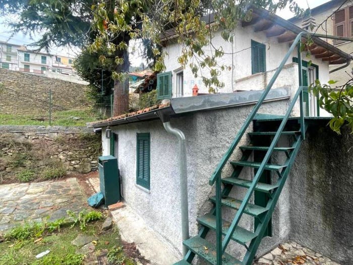 Casa bilocale in vendita in Via Lorenzo Lucifredi, Centro, Borghetto d'Arroscia