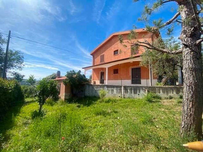 Appartamento quadrilocale in vendita in Contrada Montupoli Foro, Renzetto, Miglianico