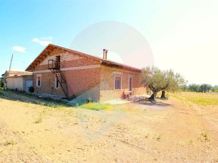 Casa con 5 locali in vendita in Catignano