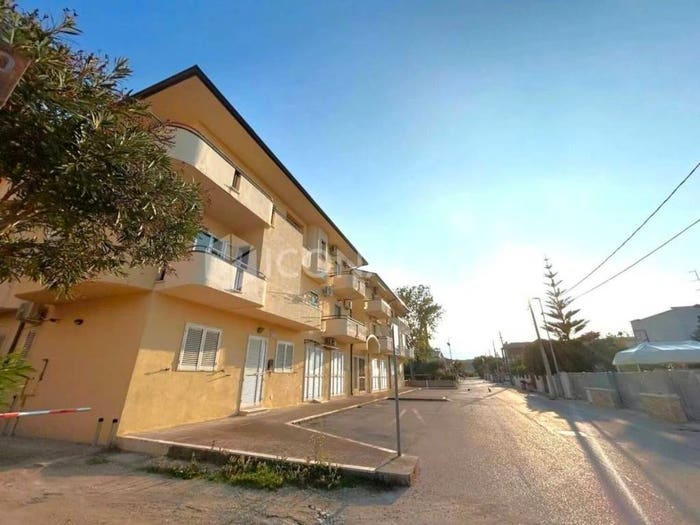 Appartamento trilocale in vendita in Via Martiri D'Ungheria No Number, Lido Campomarino, Campomarino
