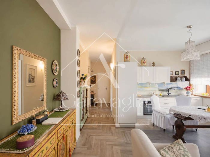Appartamento trilocale in vendita in Via Carlo Rainoldi, Centro, Varese