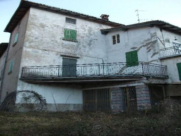 Casa con 6 locali in vendita in Montese