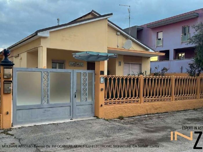 Casa quadrilocale in vendita in Via Monte Carmelo, San Silvestro Spiaggia, Pescara