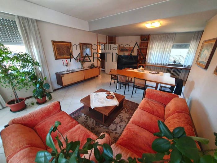 Casa con 6 locali in vendita in Via Duca d'Aosta, Centro, Albino