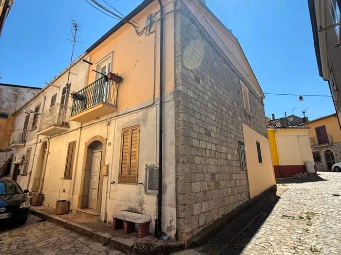 Casa trilocale in vendita in Via Ugo De Fazio, Sant'Andrea di Conza