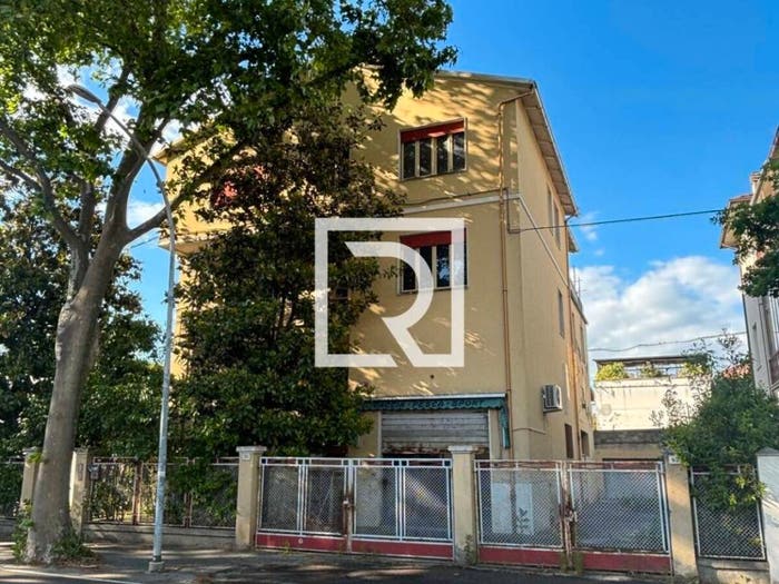 Casa con 6 locali in vendita in Viale Gorizia, Foro Boario, Forlì
