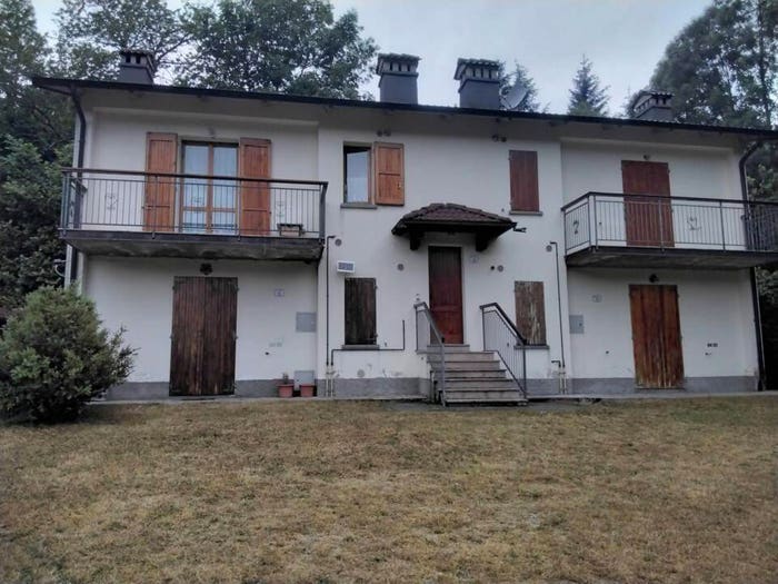 Appartamento trilocale in vendita in Via Case Caniparoli Loc Civago, Villa Minozzo