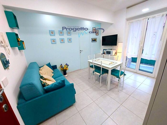 Appartamento bilocale in vendita in Via Cesare Battisti, Centro, Pietra Ligure