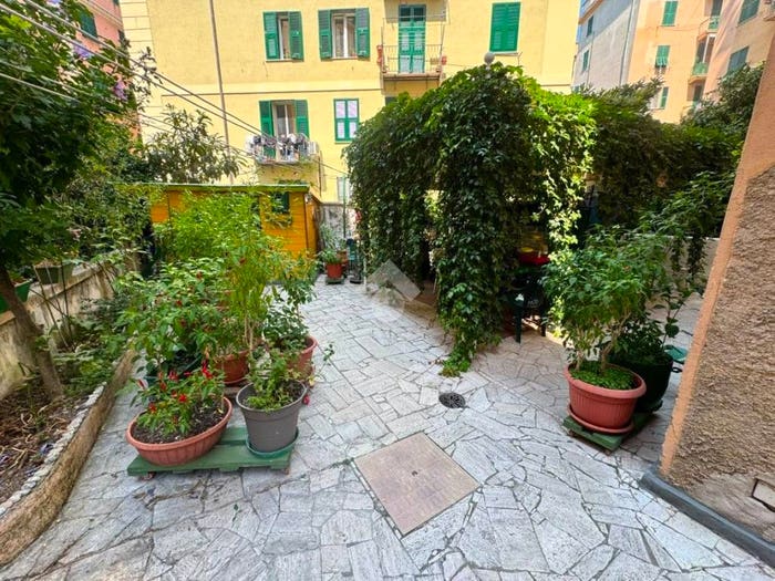 Appartamento con 5 locali in vendita in Corso Luigi Andrea Martinetti, Sampierdarena, Genova