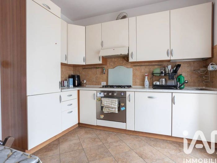 Appartamento con 5 locali in vendita in Via de Gasperi, Loreto