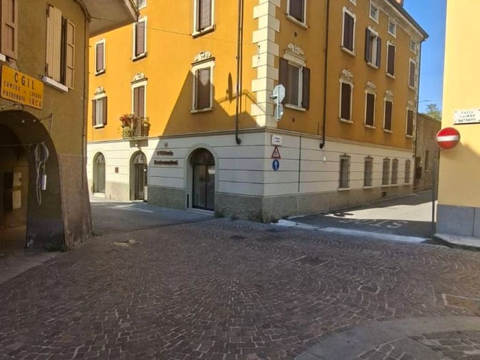 Appartamento trilocale in vendita in Vicolo Alberto Lisoni, Centro, Fornovo di Taro