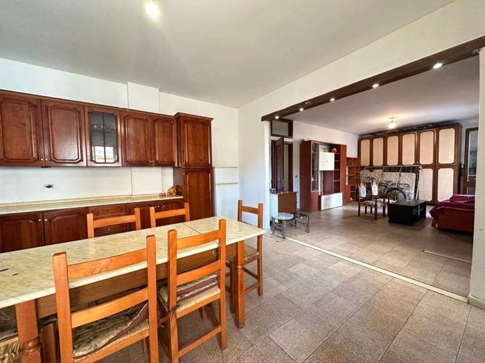 Appartamento con 5 locali in vendita in Via Montenegro, Lizzanello