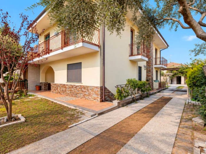 Casa con 6 locali in vendita in Via Giovanni Boccaccio, Villa Cortese