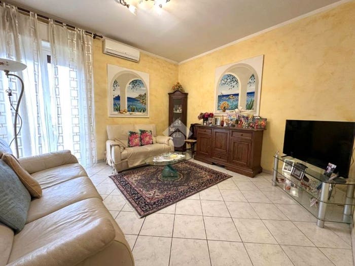 Appartamento trilocale in vendita in Via I Maggio, Centro, Paullo