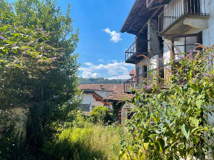 Casa con 6 locali in vendita in Via Felice Cavallotti, Vezzo, Gignese
