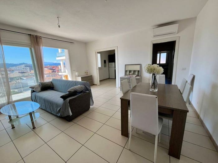 Appartamento trilocale in vendita in VIA GENNARGENTU, San Simplicio, Olbia