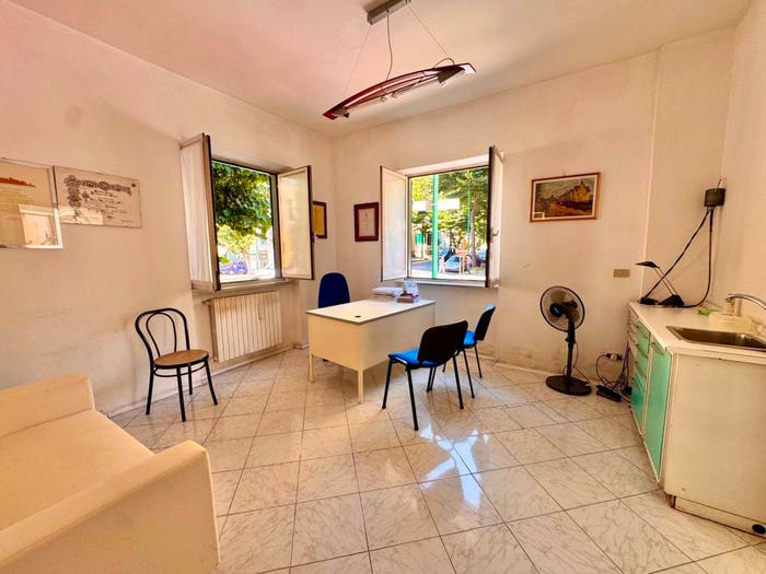 Appartamento quadrilocale in vendita in Via Saverio Altamura, Arenella, Napoli
