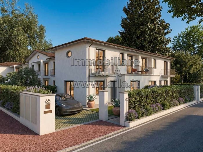 Casa quadrilocale in vendita in Via Dante Alighieri, Cinquale, Montignoso