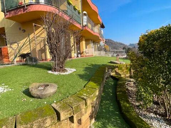 Appartamento quadrilocale in vendita in Via Alba, Canelli