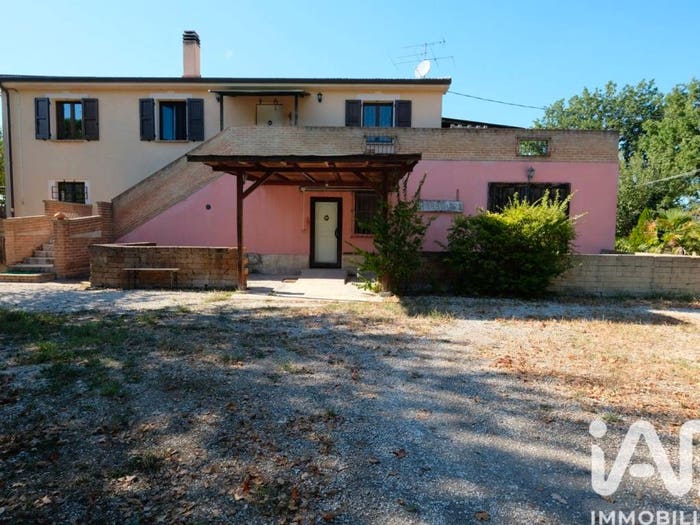 Casa con 6 locali in vendita in Via S ISIDORO, Corinaldo