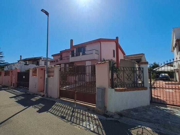 Casa quadrilocale in vendita in Via delle Azalee, La Maddalena, Capoterra