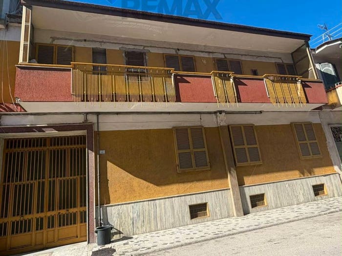 Casa con 6 locali in vendita in Afragola