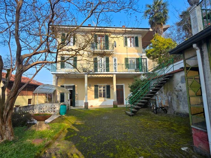 Casa con 6 locali in vendita in Via San Prospero, Centro, Romano Canavese
