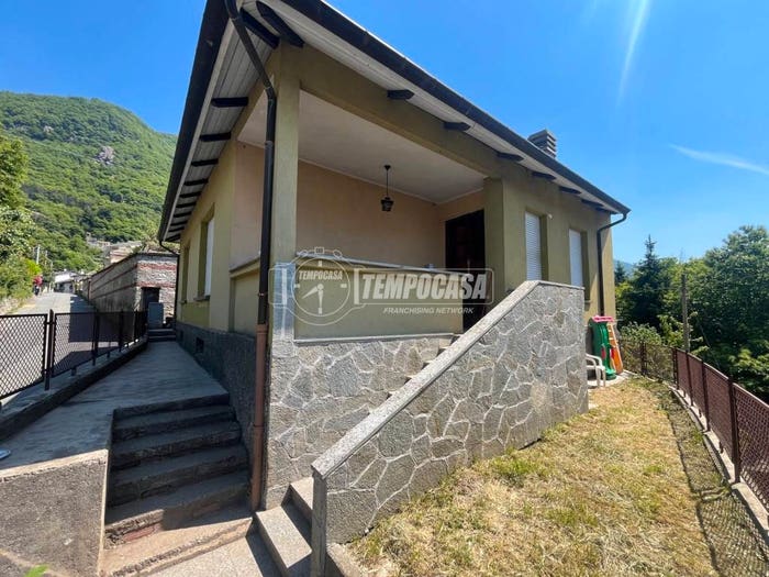 Casa quadrilocale in vendita in Via Ospedale, Centro, PontCanavese