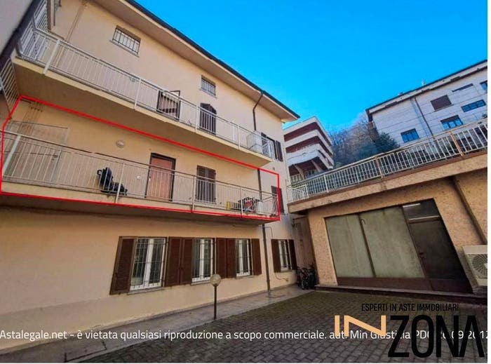 Appartamento trilocale in vendita in Via Napoleona, Como Sole, Como