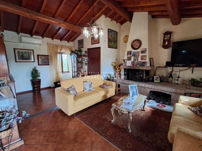 Appartamento con 6 locali in vendita in Via del Bercino, Montecastello Treggiaia I Fabbri, Pontedera