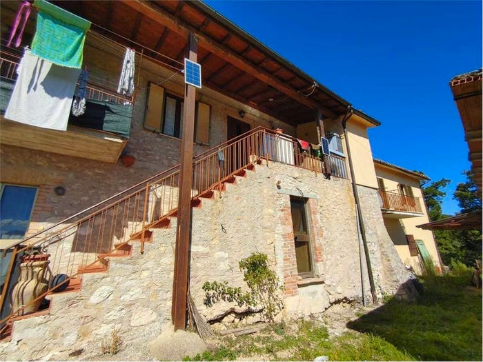 Appartamento quadrilocale in vendita in Macchia, Cerreto di Spoleto
