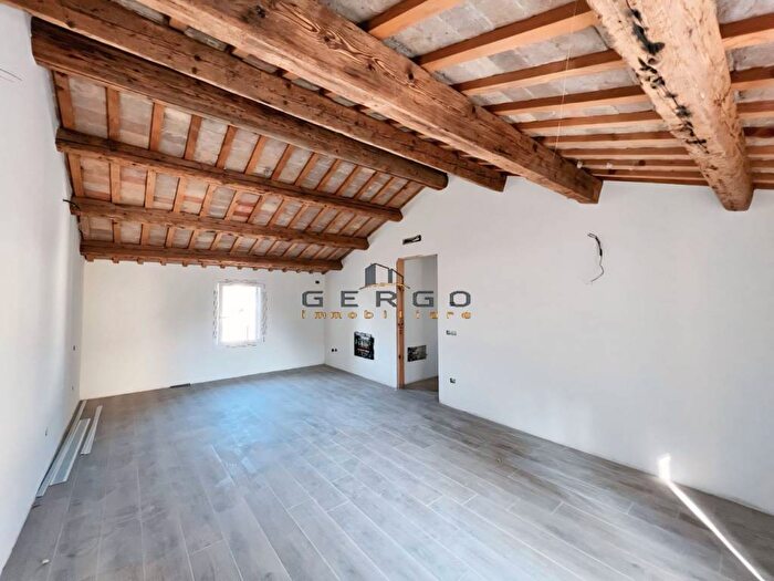 Casa con 6 locali in vendita in via Marconi, Mandriola, Albignasego