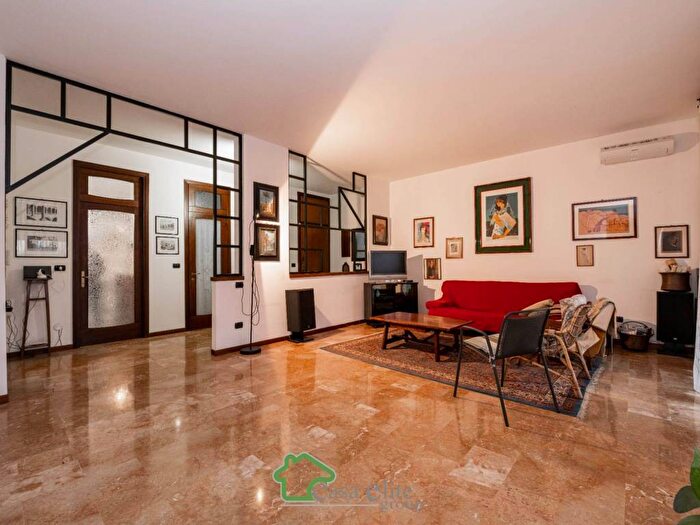 Appartamento quadrilocale in vendita in Viale Italia, San Bernardo Olmo, Lodi
