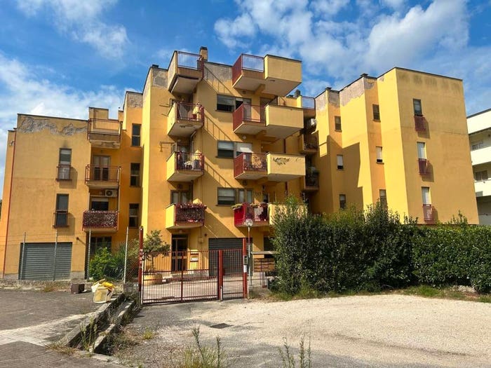 Appartamento con 6 locali in vendita in Viale della Stazione, Latina Scalo, Latina