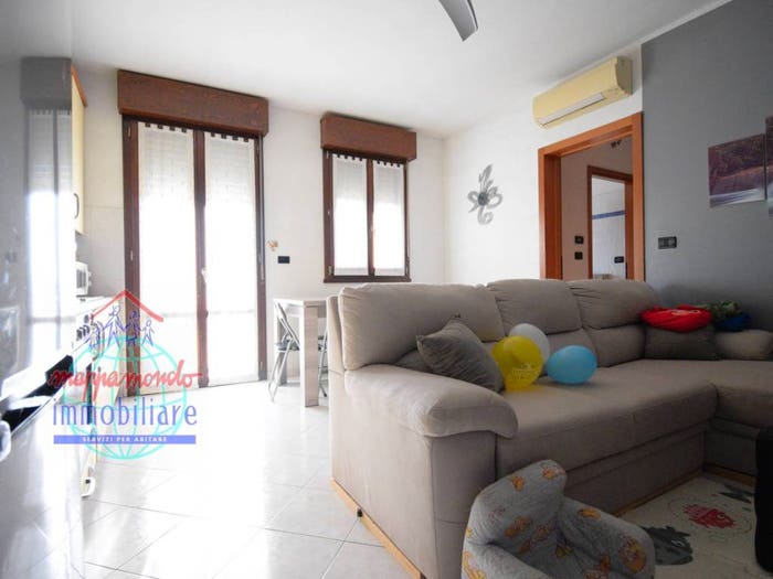 Appartamento quadrilocale in vendita in VIA DELLA COSTITUZIONE, Centro, Castello d'Argile