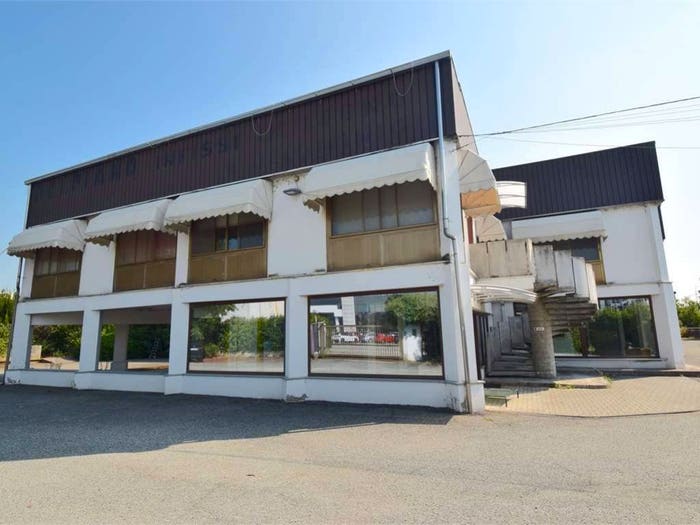 Casa con 6 locali in vendita in Via Vercelli, Caresanablot