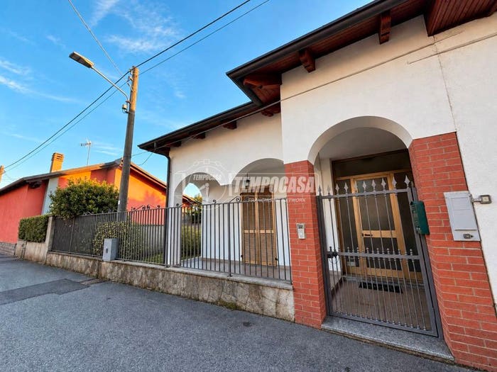 Appartamento bilocale in vendita in Via Nazario Sauro, Centro, Tronzano Vercellese