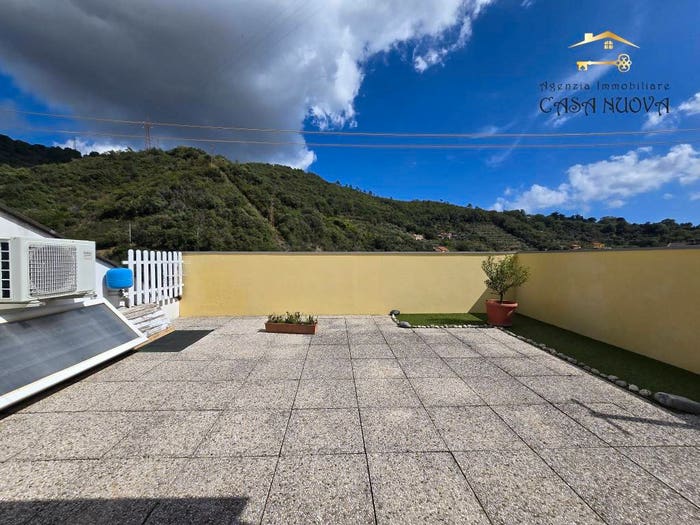 Appartamento trilocale in vendita in Via Alessandro Manzoni, Centro, Albisola Superiore