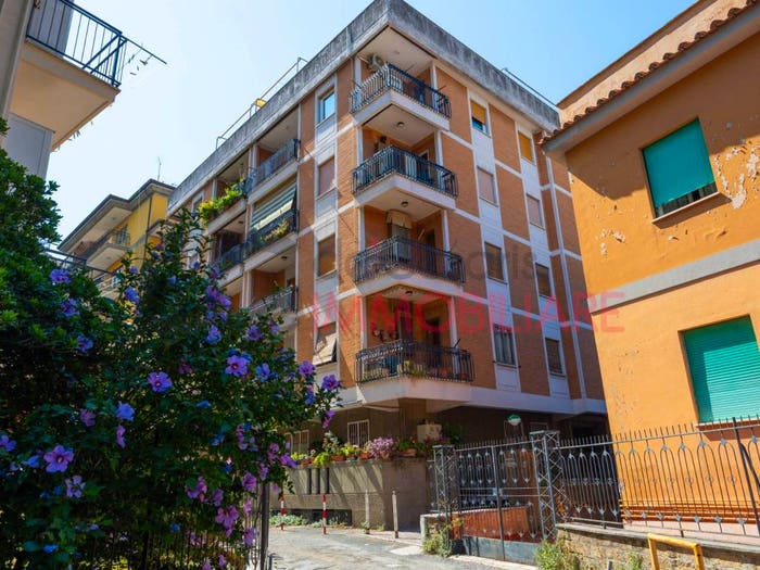 Casa trilocale in vendita in Via Costa Batocchi, Centro, Marino