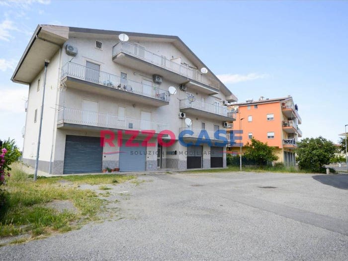 Appartamento quadrilocale in vendita in Via Generale Carlo Alberto dalla Chiesa, Mirto, Crosia