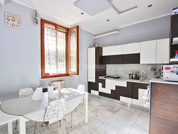Appartamento trilocale in vendita in Via Giambattista Pergolesi, Archi, Ancona