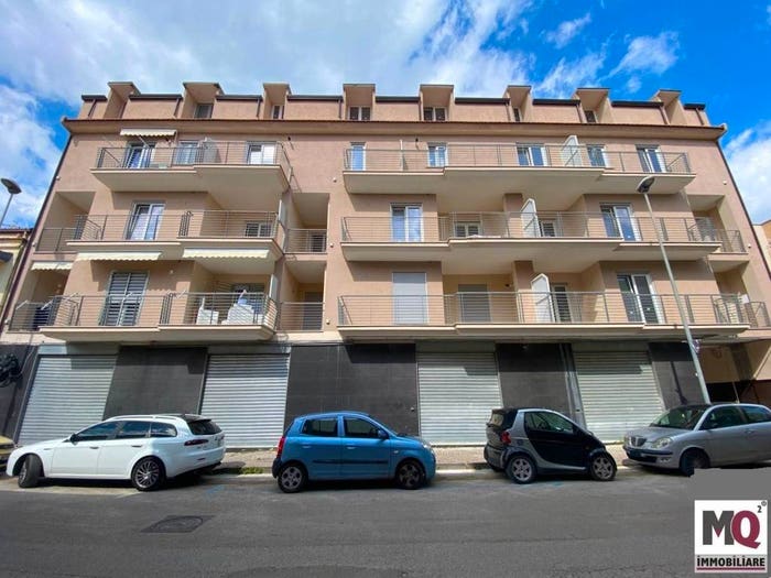 Appartamento con 6 locali in vendita in Mondragone
