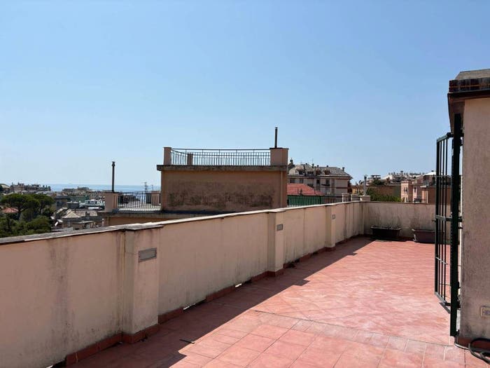 Appartamento quadrilocale in vendita in Via Crosini, Quarto, Genova