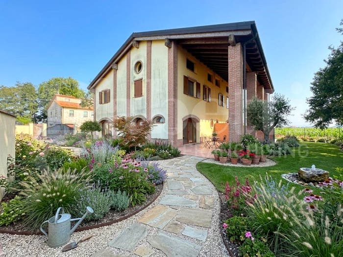 Casa con 6 locali in vendita in Via Pellicciari, Malalbergo