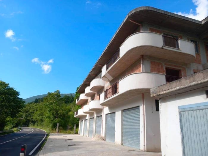 Appartamento con 6 locali in vendita in Via Roma, Centro, Civitella Roveto
